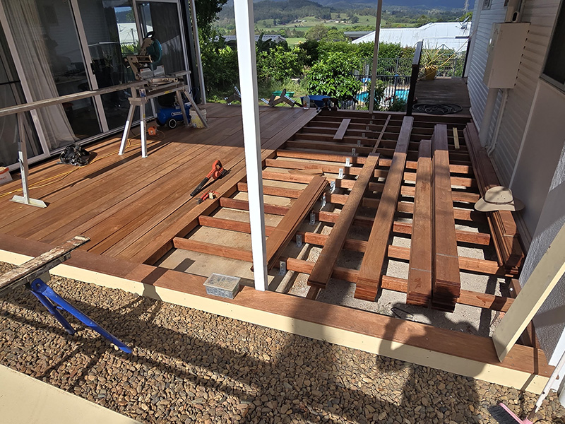 Kenilworth Deck Builder