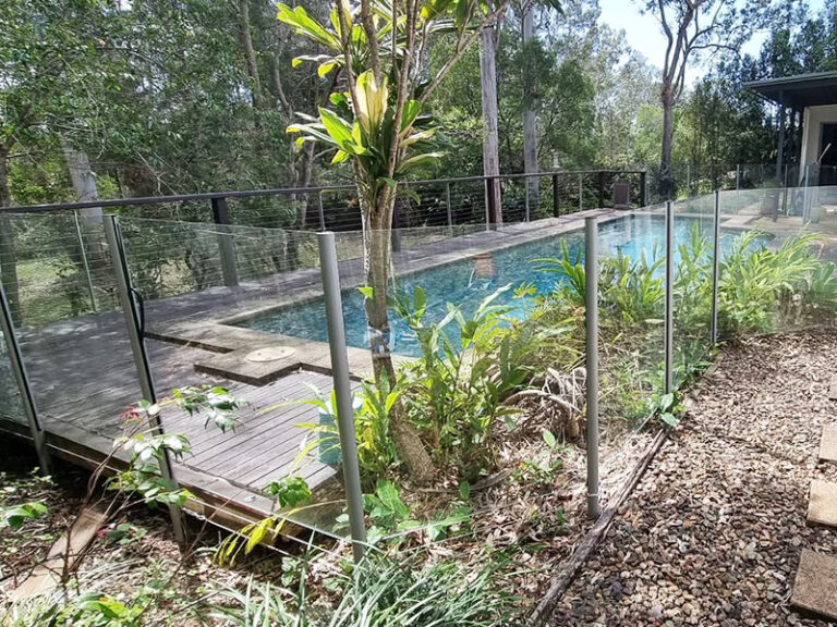 Builder To Install Glass Pool Fencing